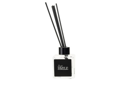 Smile Geurstokjes Zwart 80ml &nbsp;<br />&Oslash; 6 x 21 cm