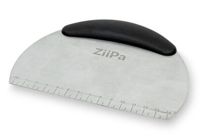 Rondo Deegschraper 16 x 11 x 2 cm&nbsp;<br />zwart handvat