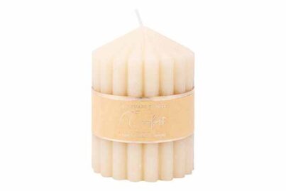 Kaars Ribbel Beige&nbsp;<br />&Oslash; 7 x 10 cm · ± 40 branduren